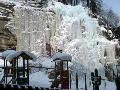 Gasteiner Ice Wall WI5. находится прямо в центре города