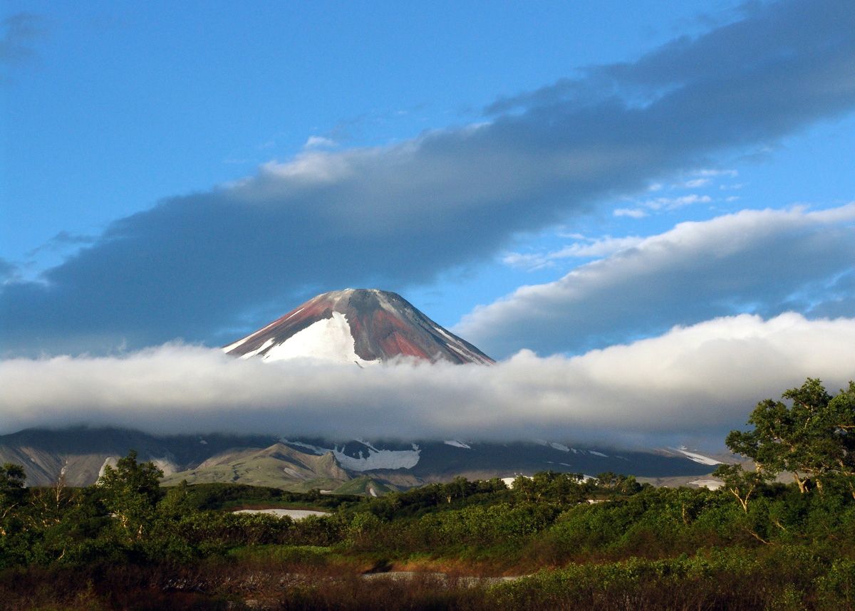 Авачинский вулкан, вид с Сухой речки.