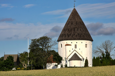 Борнхольм. Круглая церковь в Ольскере Round church in Olsker, Iglesia redonda de Olsker