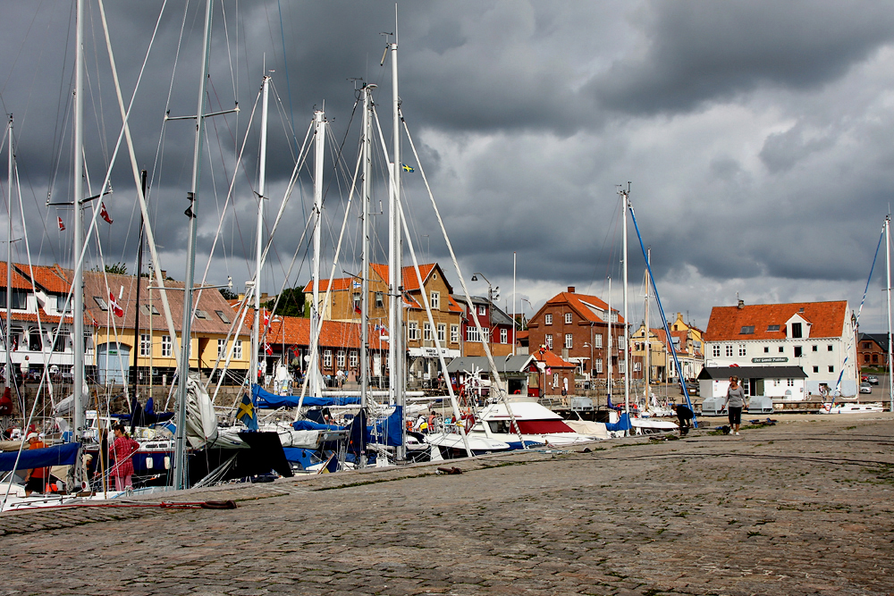 Борнхольм. В порту Алинге. Town of Allinge. Harbour, Poblacion de Allinge, el puerto