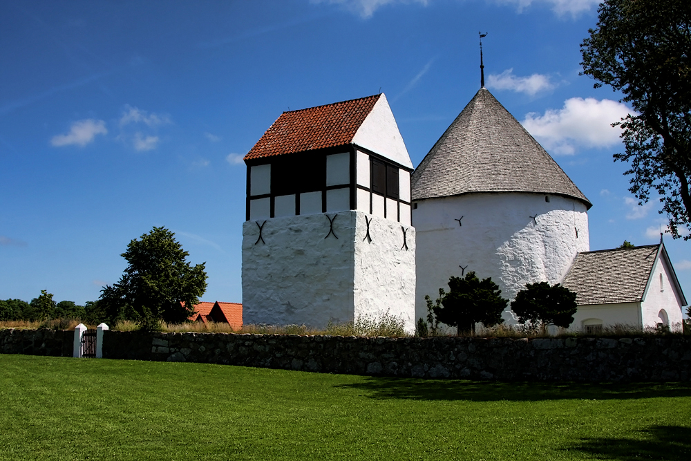 Борнхольм, Круглая церковь в Ниларсе. Round church in Nylars, Iglesia redonda de Nylars