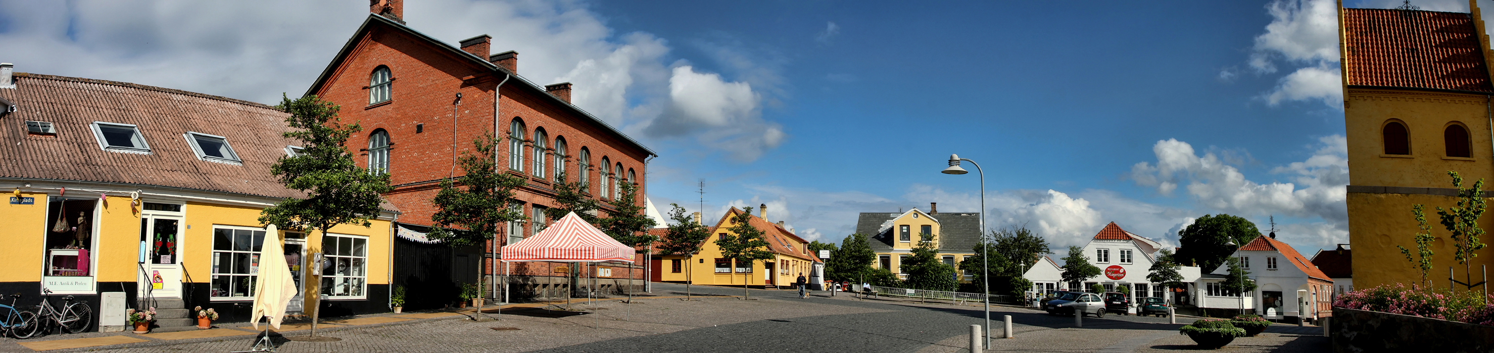 Борнхольм, городок Allinge.  Town of Allinge, La poblacion de Allinge