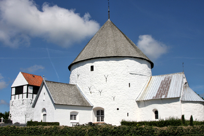 Борнхольм, Круглая церковь в Ниларсе. Round church in Nylars, Iglesia redonda de Nylars