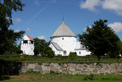 Борнхольм, Круглая церковь в Ниларсе. Round church in Nylars, Iglesia redonda de Nylars