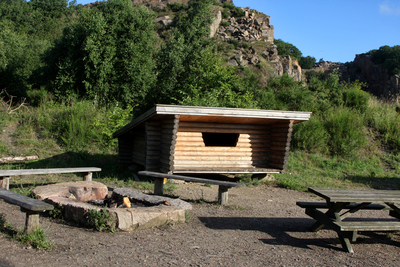 Борнхольм, Место для ночевки на берегу Hammer s&#248. ;Free camping place on Hammer s&#248;, Lugar gratis para pernoctar, orilla de Hammer s&#248;.