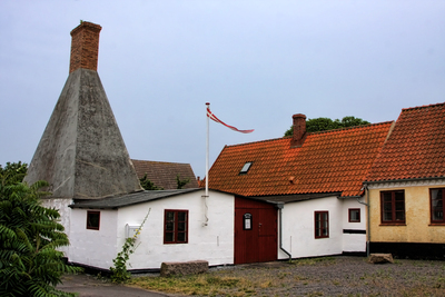 Борнхольм, Коптильня в Хасле. Smokehouse in Hasle, F&#225;brica de ahumados en Hasle