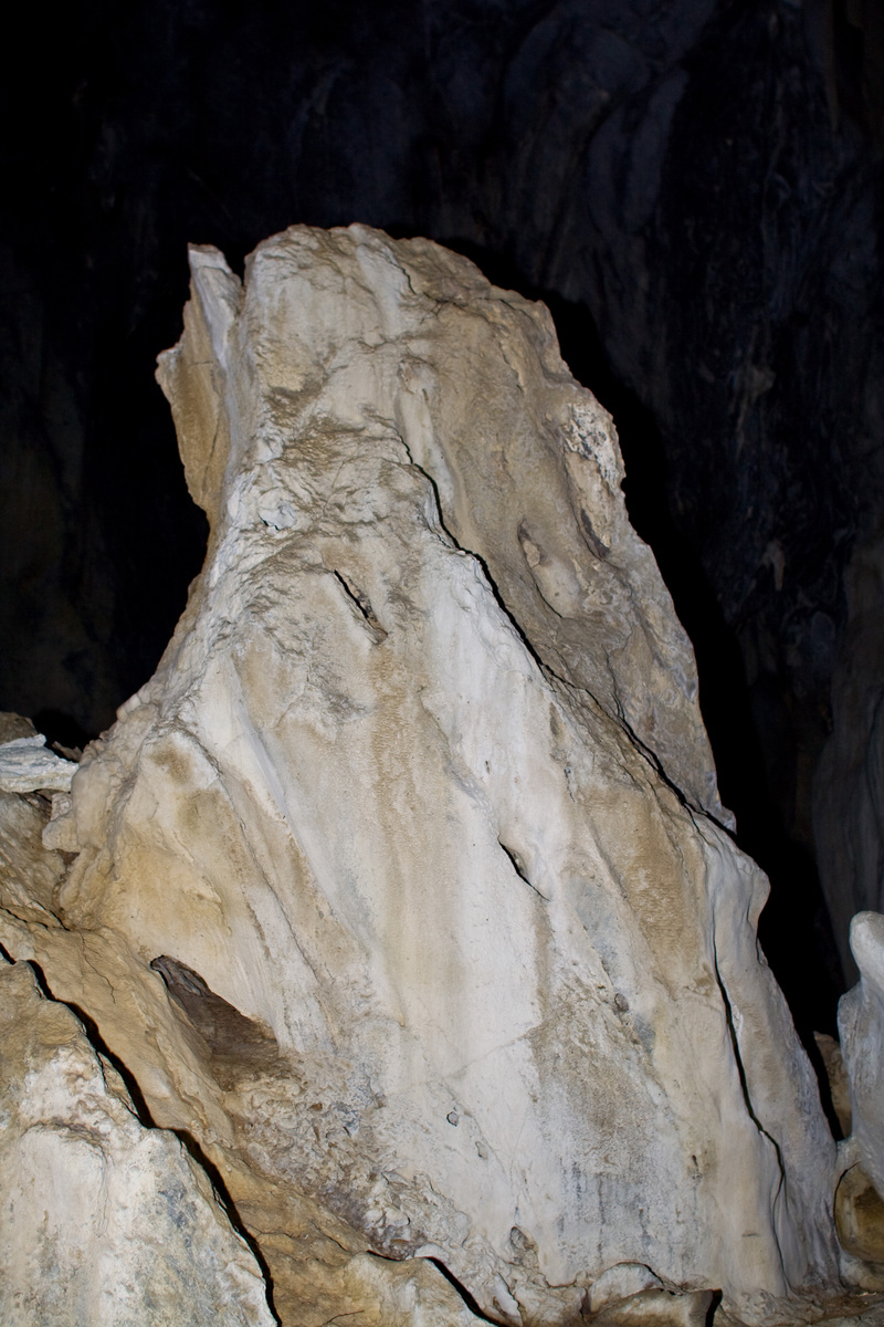 Сталагмит в пещере Ille Cave.