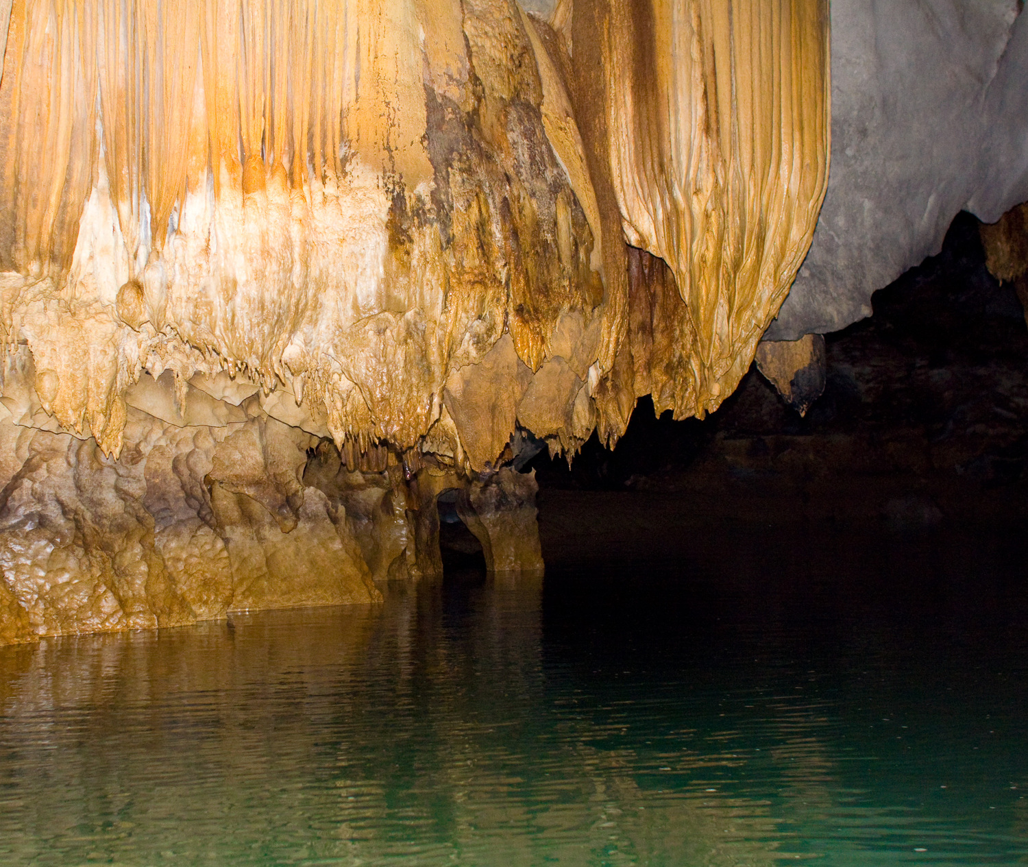 Underground River. Другой нарост.