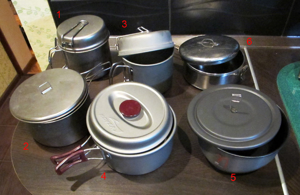 Кострюльки, участвовавшие в тесте. 1. <a href="http://www.snowpeak.com/cookware/backpacking/trek-1400-titanium-scs-009t.html">Snow Peak Trek 1400 Ti</a>, 2. <a href="http://www.evernewamerica.com/ECA424.htm">Evernew ECA-424 Ti Non-Stick Pot</a>, 3. <a href="http://www.kovea.ru/catalog/items/vkk-es01/">Kovea Escape 1400</a>, 4. <a href="http://www.kovea.ru/catalog/items/ksk-wh23/">Kovea Hard Pot 1.8</a>, 5. <a href="http://www.primuscamping.com/product.php?id=26">Primus Eta Pot 1.7</a> и 6. <a href="http://cascadedesigns.com/msr/cookware/basecamp-cookware/alpine-stowaway-pots/product">MSR Stoway Pot 1.1</a>