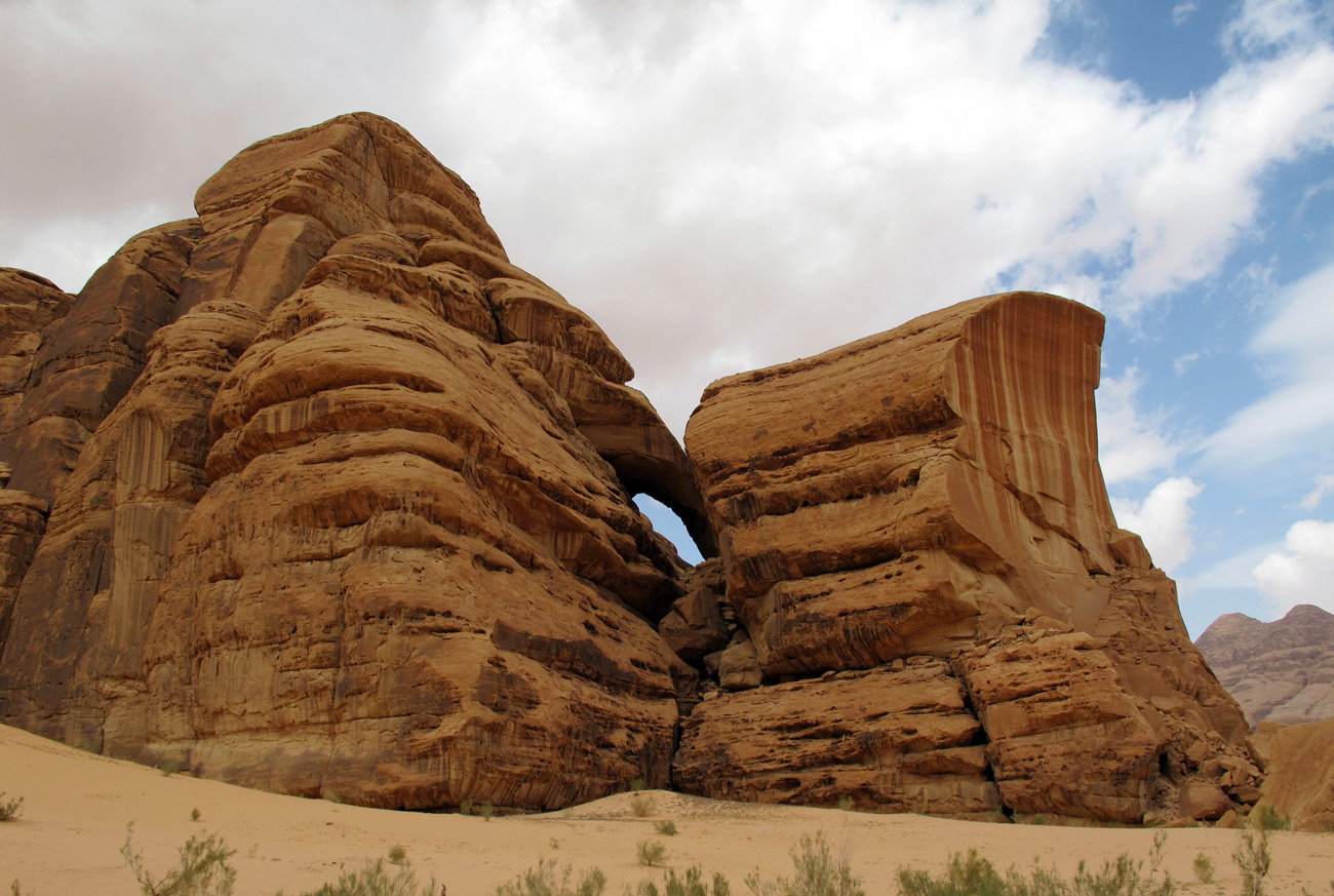 Arch tower, Barrah canyon.