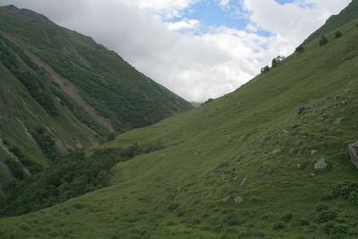 В долине реки Укю.