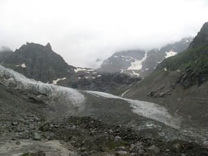 Нижняя часть ледника Башиль.
