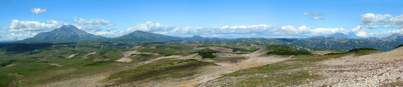 Вулканическое плато. слева-направо:Тауншиц,Узон,Унана(мальненькая),Крашениннинова,Кихпиныч