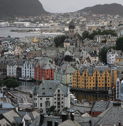 Норвегия, Мёре-о-Ромсдал, Олесунн, вид с Акслы. Norway, M&#248;re-og-Romsdal, &#197;lesund, view form Aksla hill