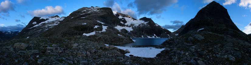 Норвегия, Мёре-о-Ромсдал, Озеро Bispenvatnet. Norway, M&#248;re-og-Romsdal, Bispenvatnet lake