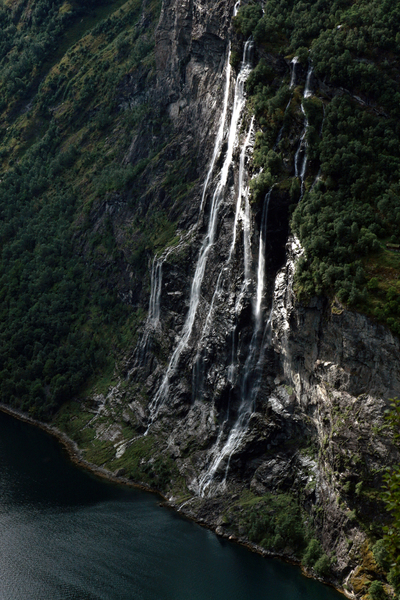 Норвегия, Мёре-о-Ромсдал, "Семь сестёр". Norway, M&#248;re-og-Romsdal, "The seven sisters"