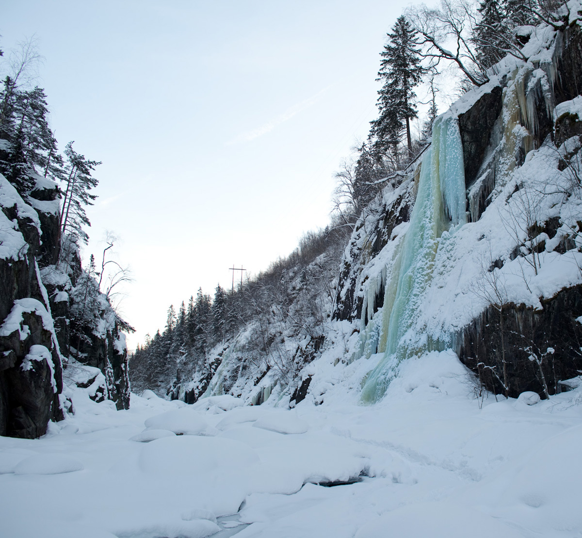 Вид на Hjemreisen area. Самая большая сосулька - Hjemreisen WI 4.