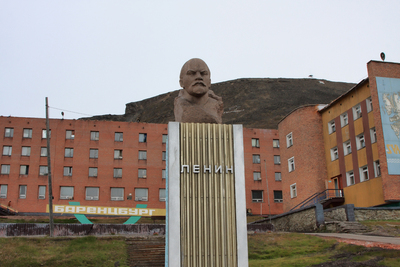 Шпицберген, Баренцбург, Ленин на главной площади.