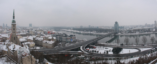 Панорама Братиславы, вид из Братиславского замка.