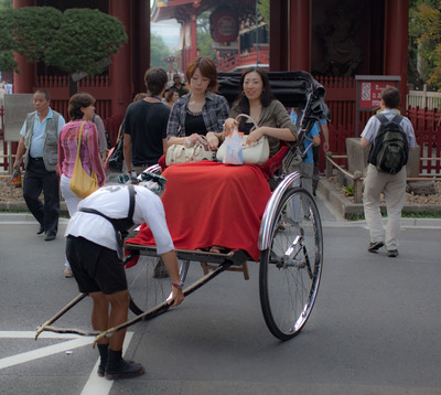 Рикша в районе Asakusa.