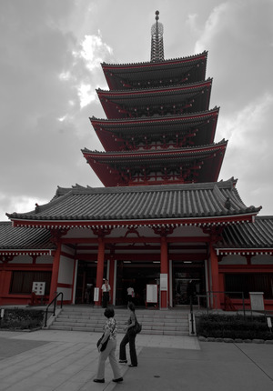 Asakusa. Пятиярусная пагода.