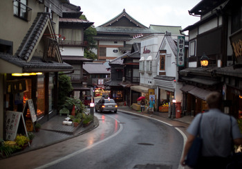 Narita. Омотесан-До (Omotesando) и постройки прихрамового города в стиле Dozo.