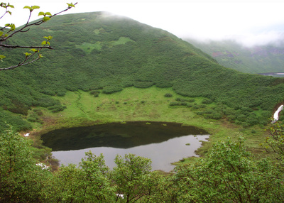 Озеро Открытое. склоны разрушенного Толмачевского вулкана