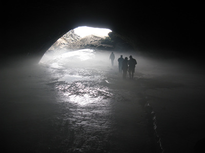 Внутри пещеры.